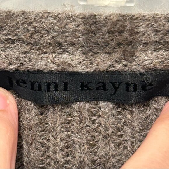 Jenni Kayne Women’s Merino wool/baby alpaca Blend Sweater, size L, V-neck, taupe - Picture 2 of 9